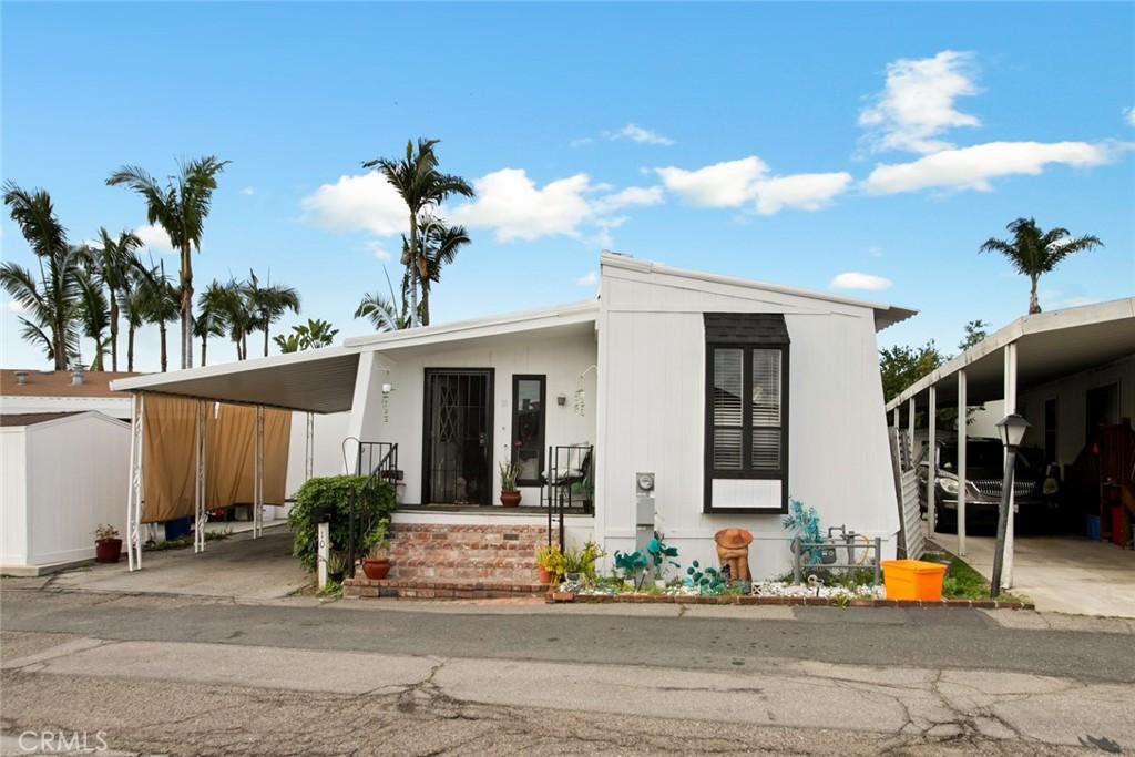 MLS #OC26004302 image #0