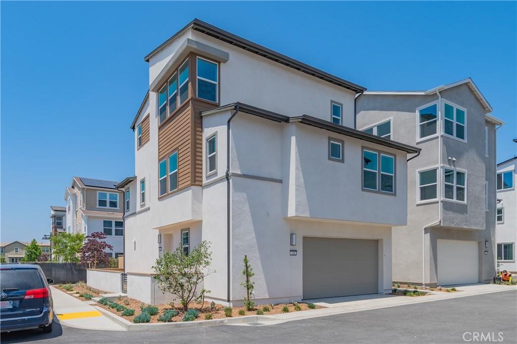 MLS #OC26004318 image #0