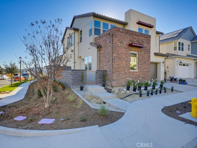 MLS #OC26005631 image #0