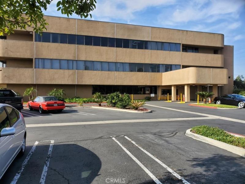 MLS #OC26005741 image #0