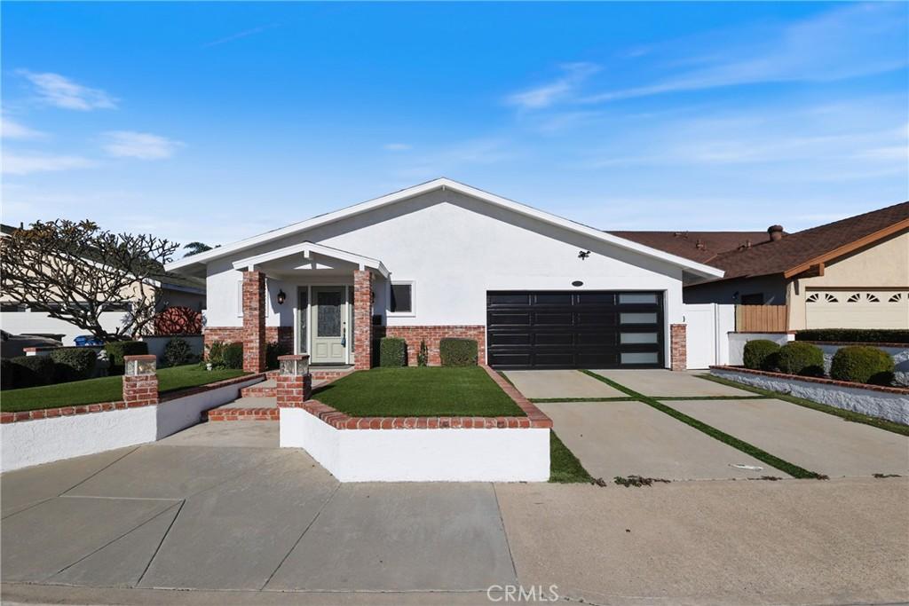 MLS #OC26006213 image #0