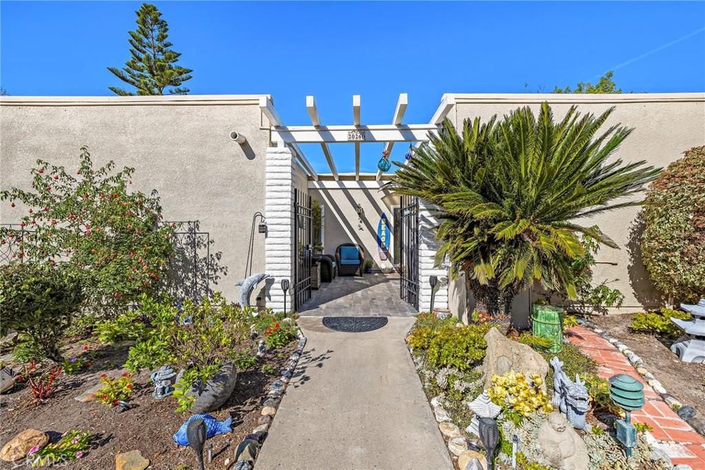 MLS #OC26006432 image #0