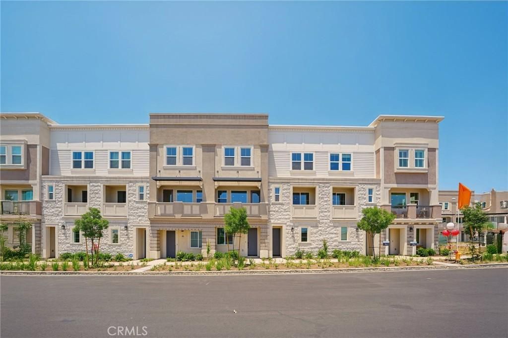 MLS #OC26007095 image #0