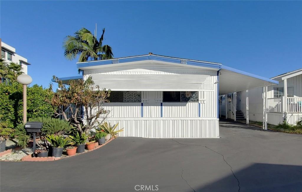 MLS #OC26007166 image #0