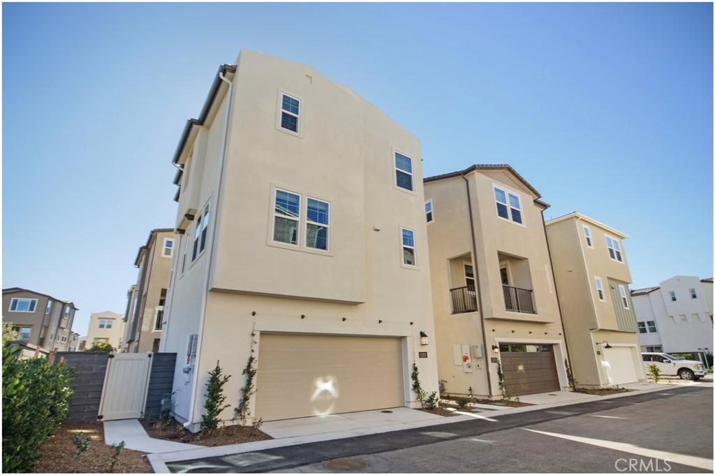 MLS #OC26007778 image #0