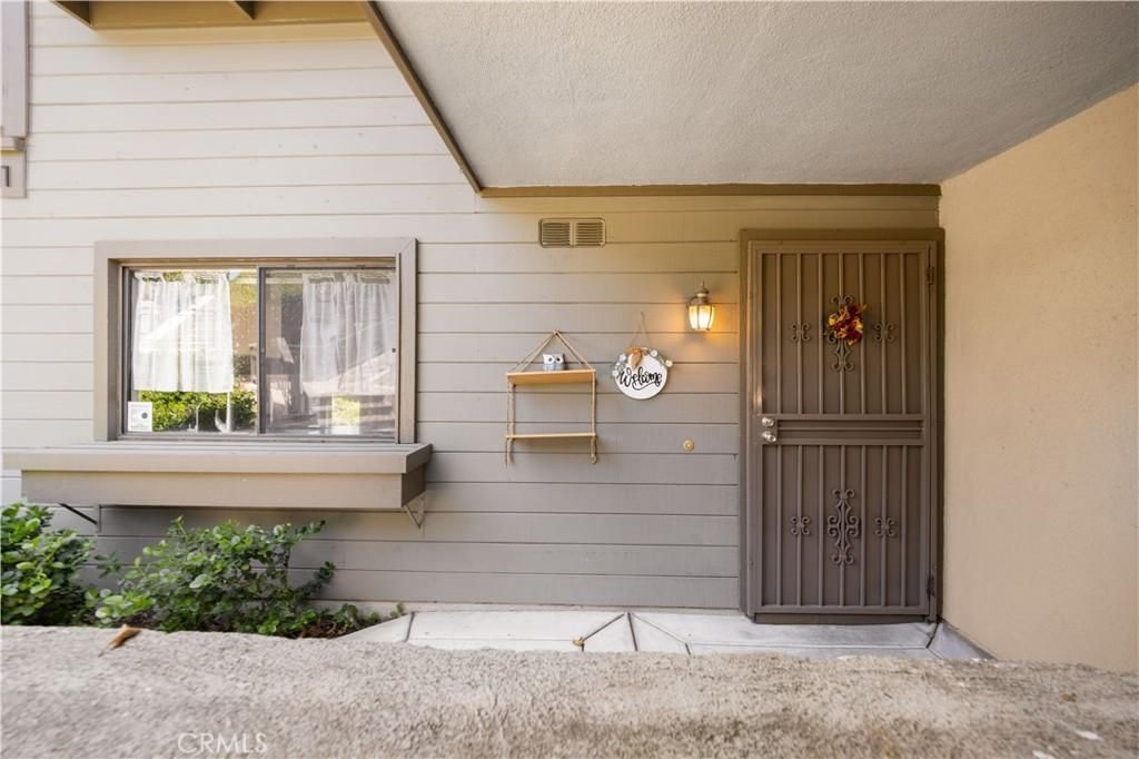 MLS #OC26008055 image #0