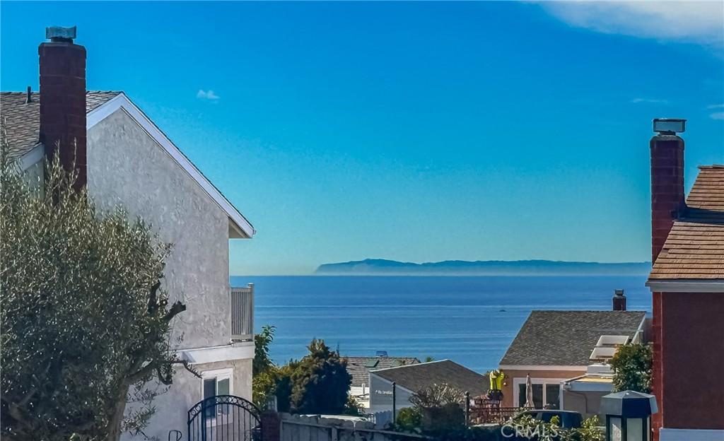 MLS #OC26008186 image #0