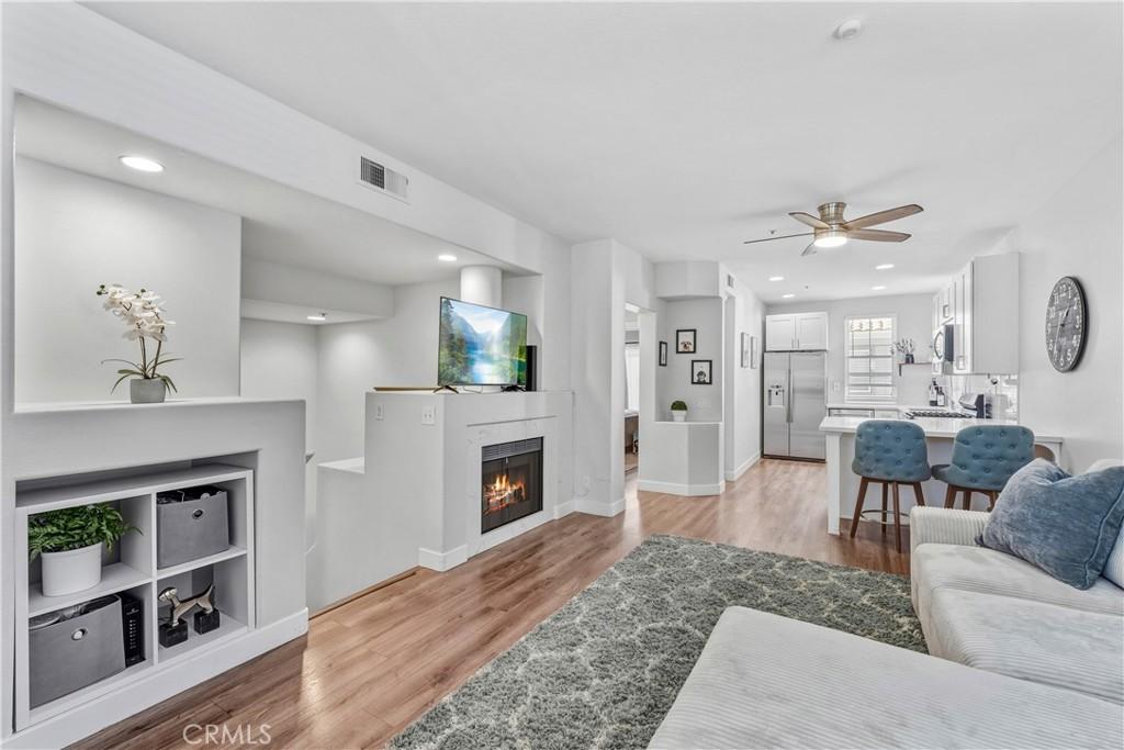 MLS #OC26008227 image #0