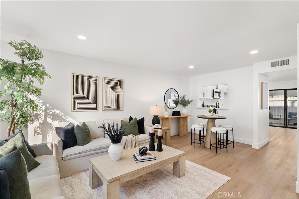 MLS #OC26008277 image #0