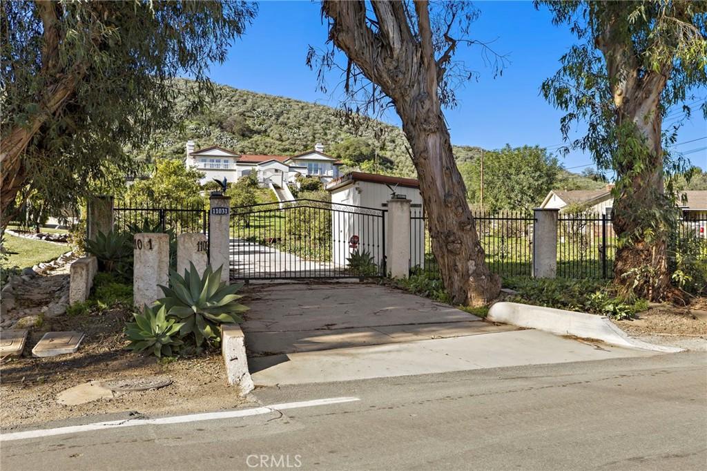 MLS #OC26009133 image #0