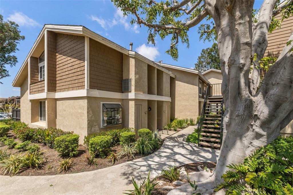 MLS #OC26009341 image #0