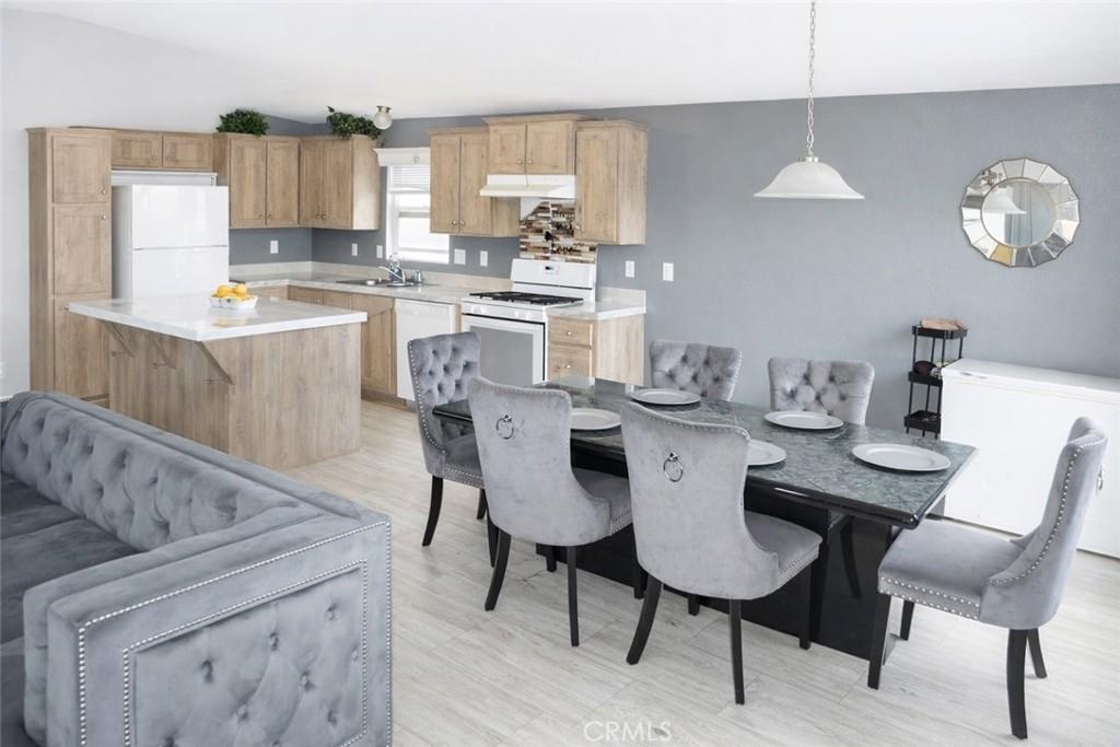 MLS #OC26012972 image #0