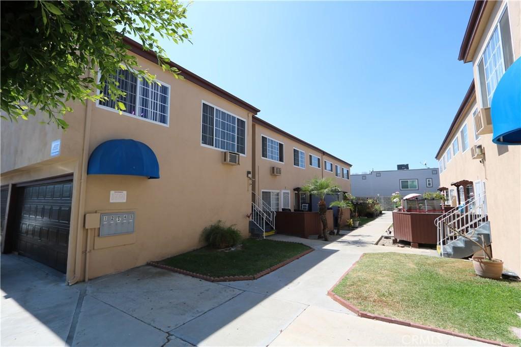 MLS #OC26013823 image #0