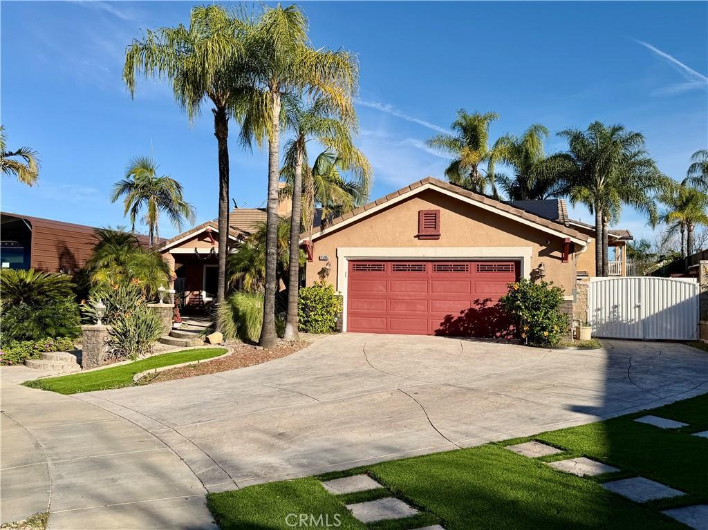 MLS #OC26014414 image #0