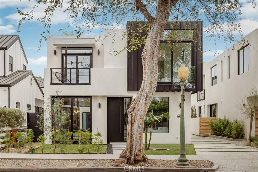 MLS #OC26014475 img 0