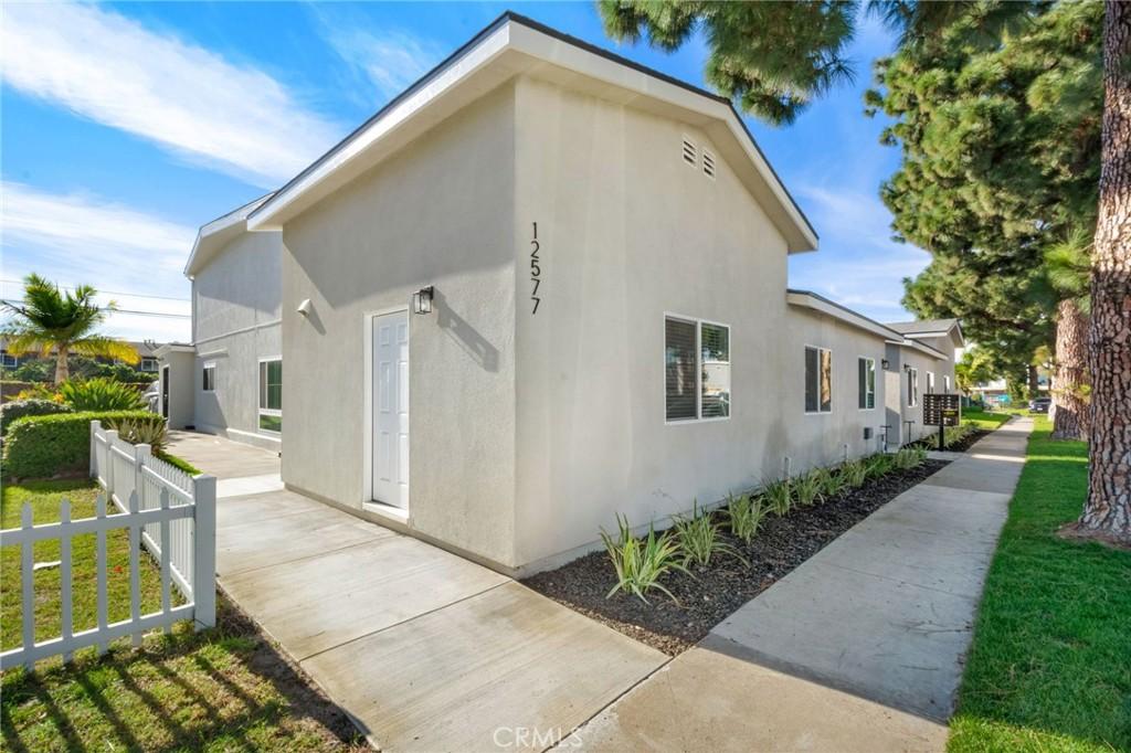 MLS #OC26020095 image #0