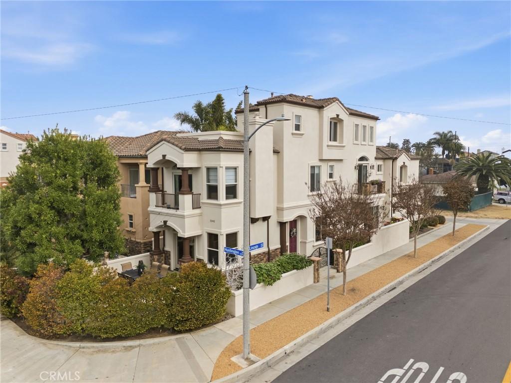 MLS #OC26024513 image #0