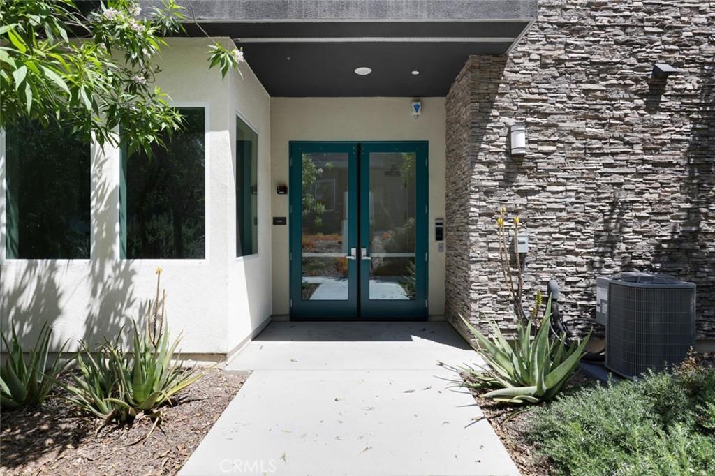 MLS #OC26025652 image #0