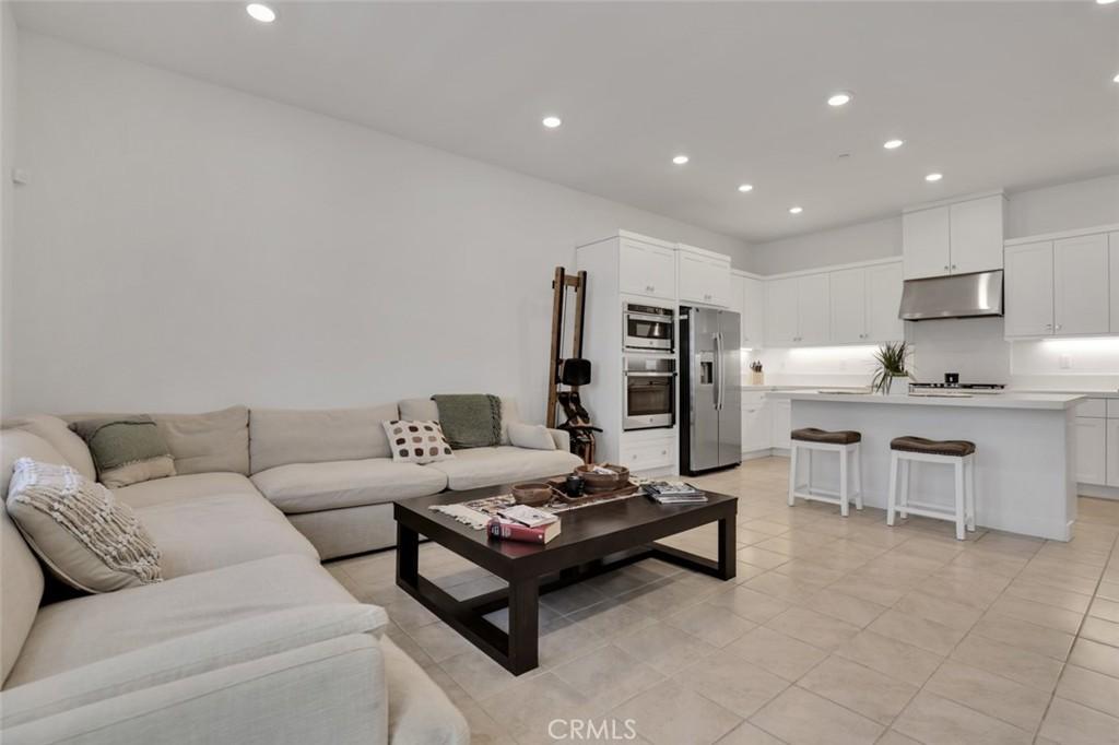 MLS #OC26025652 image #0
