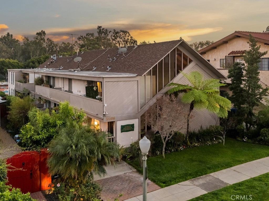 MLS #OC26026070 image #0