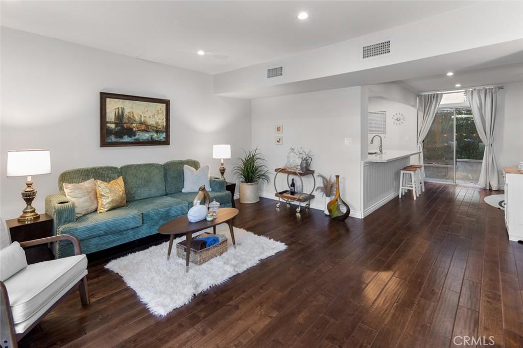 MLS #OC26026070 image #0