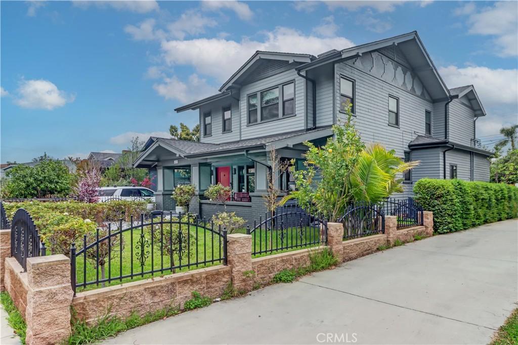 MLS #OC26028435 img 0