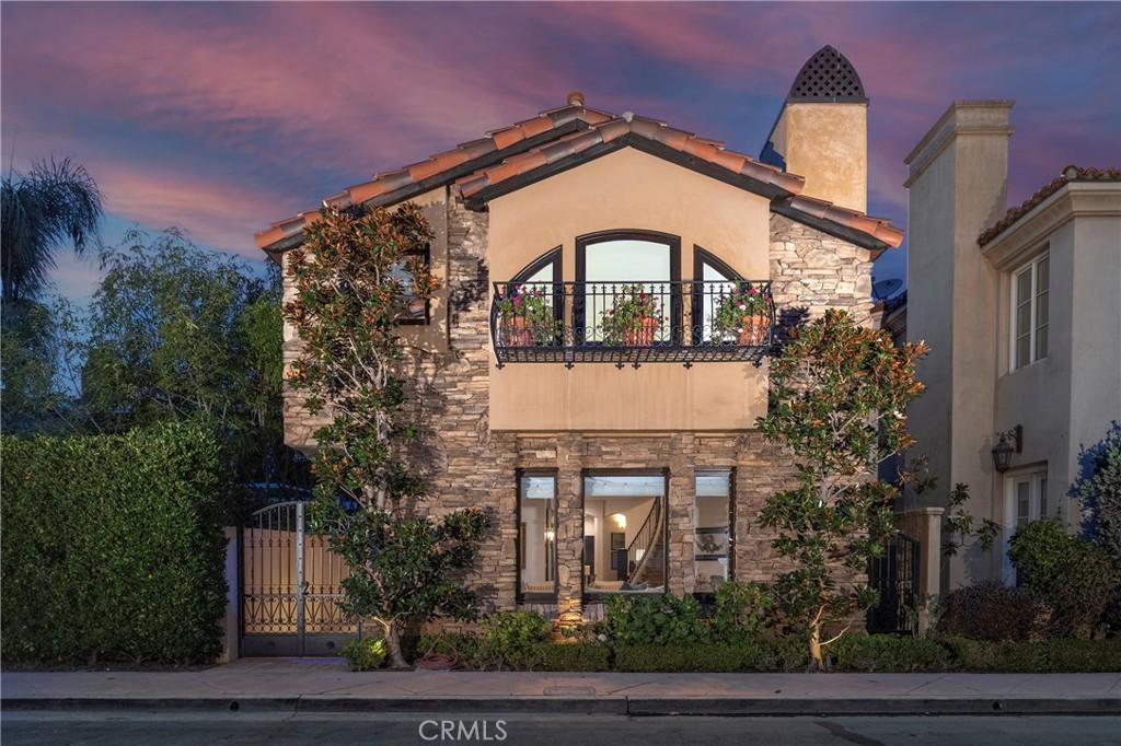 MLS #OC26050055 image #0