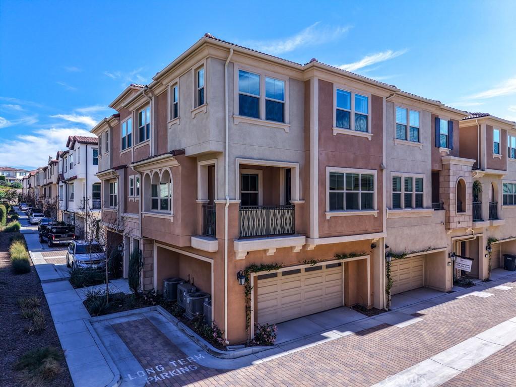 MLS #OC26050204 image #0