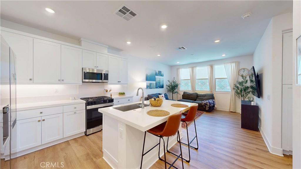 MLS #OC26052728 image #0