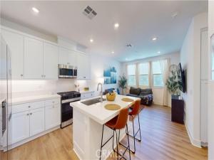 MLS #OC26052728 image #0