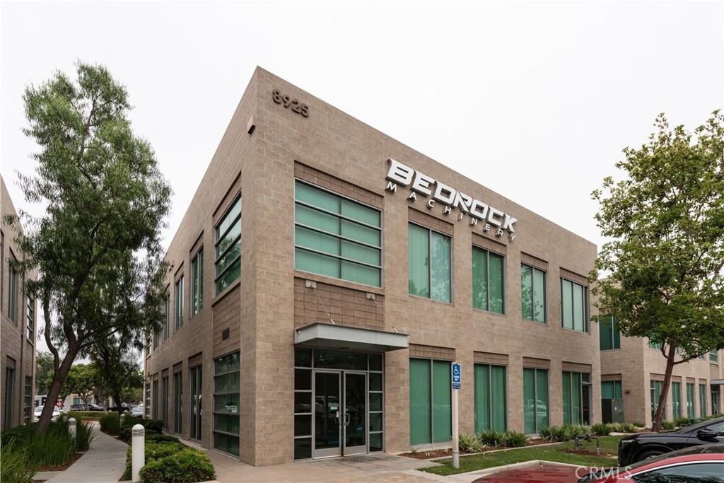 MLS #OC26058058 image #0