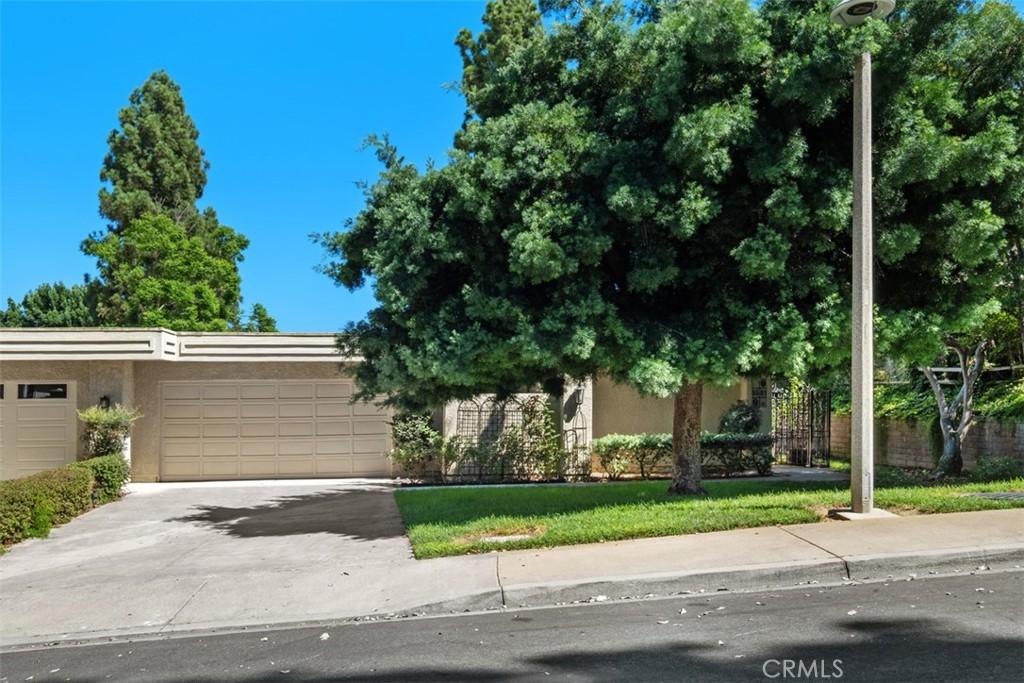 MLS #OC26058629 image #0