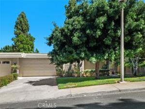 MLS #OC26058629 image #0