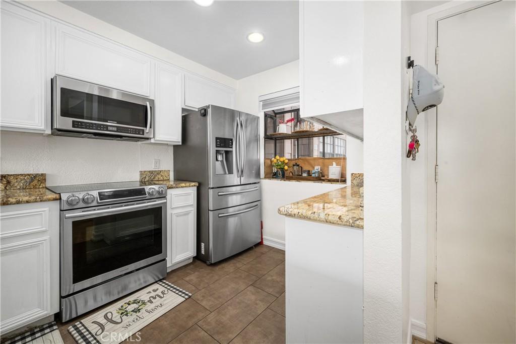 MLS #OC26059891 image #0