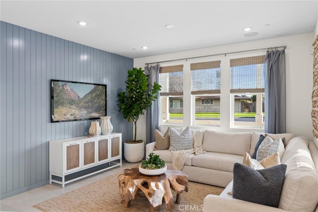 MLS #OC26060994 image #0