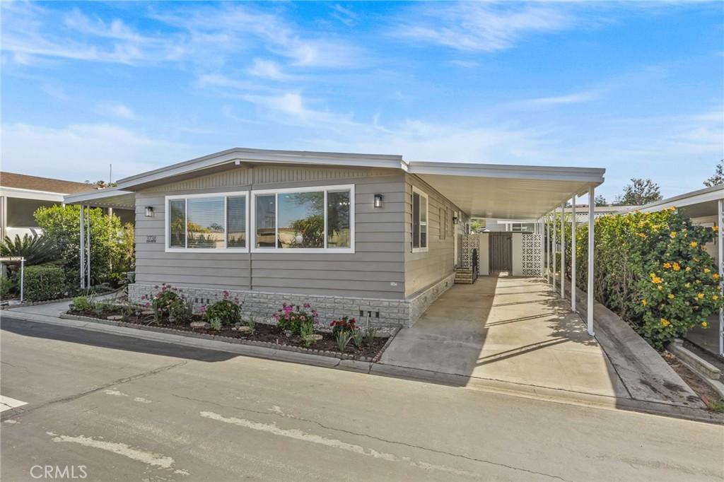 MLS #OC26063504 image #0