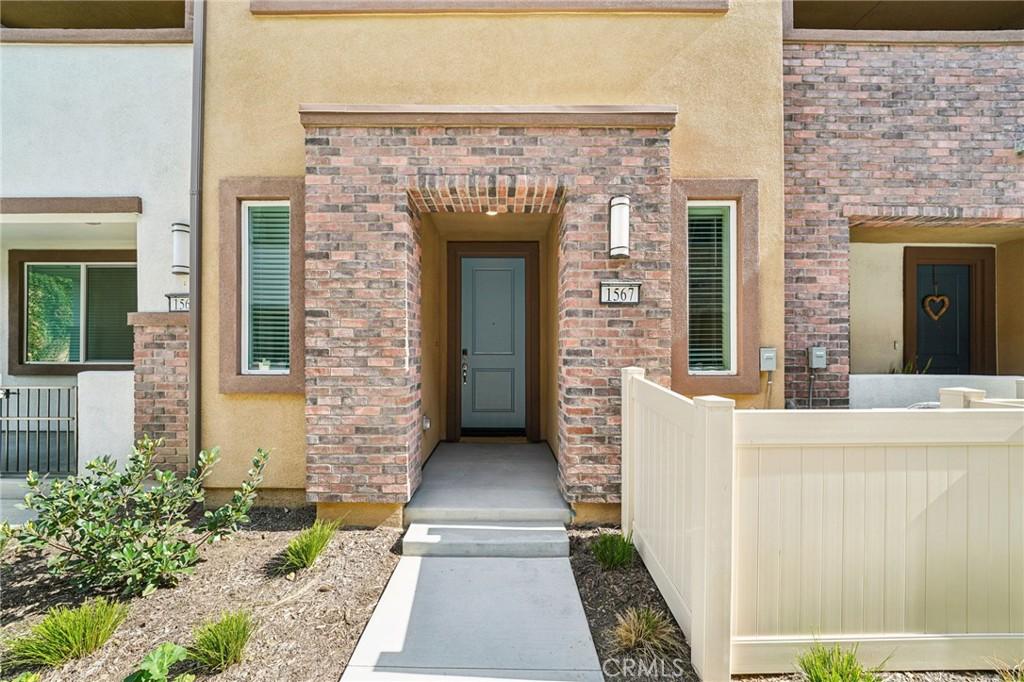 MLS #OC26065332 image #0