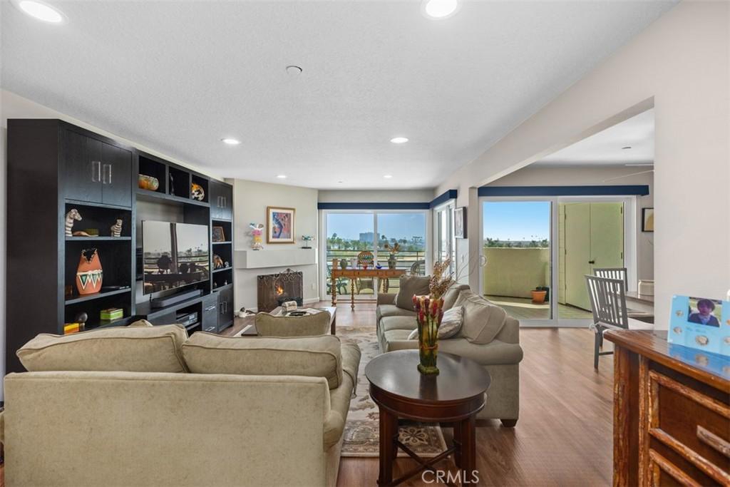 MLS #OC26065739 image #0