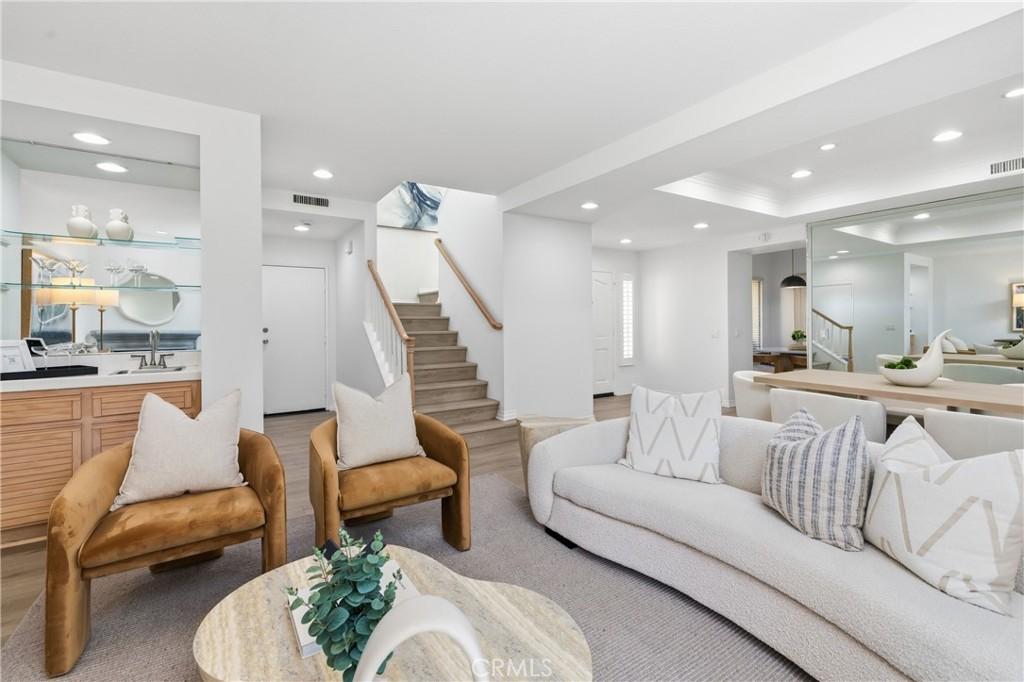 MLS #OC26065755 image #0