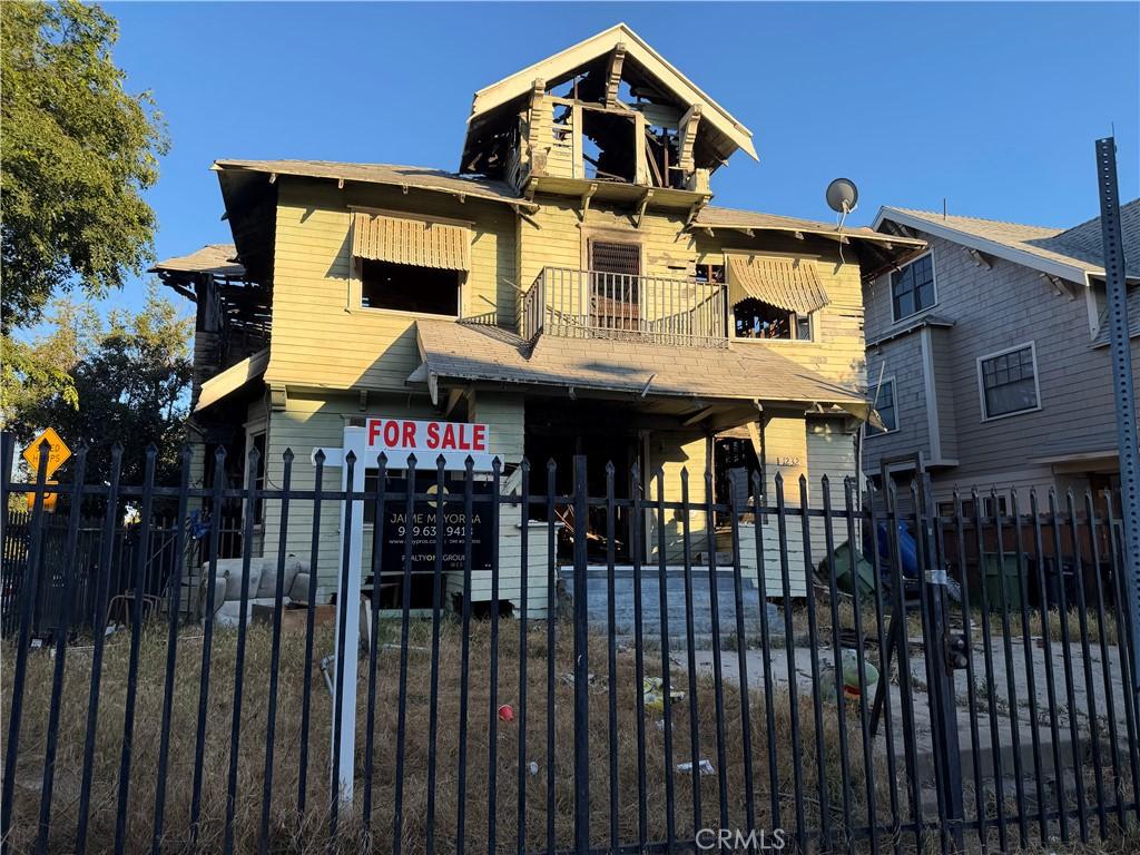 MLS #OC26065761 image #0