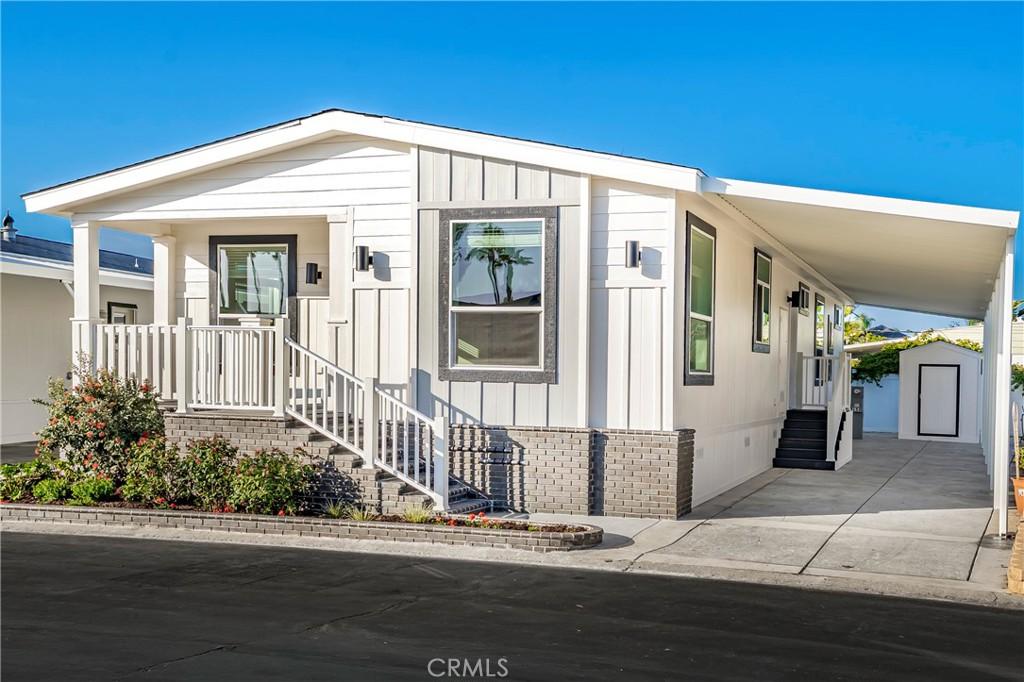 MLS #OC26066215 image #0