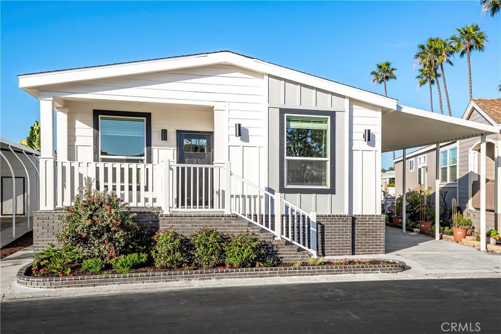 MLS #OC26066215 image #0