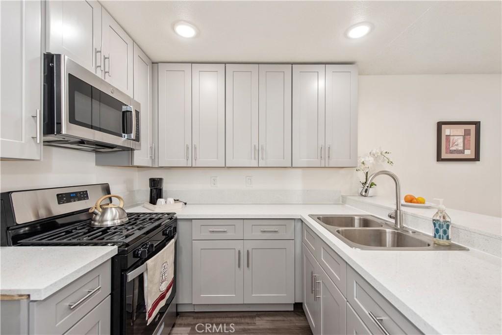 MLS #OC26067036 image #0