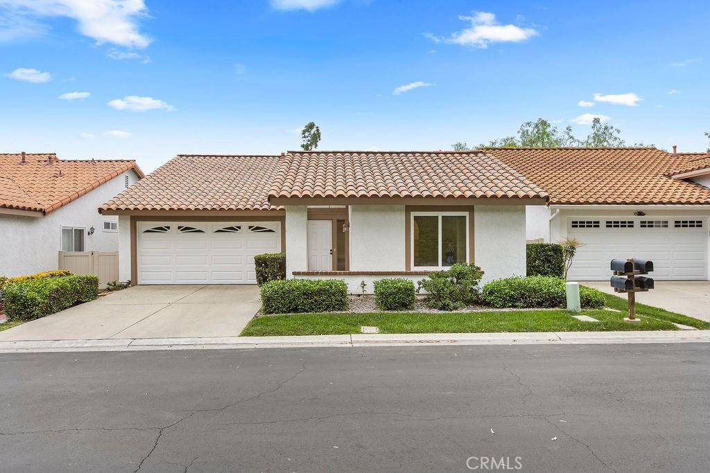 MLS #OC26068192 image #0