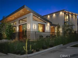 MLS #OC26070303 image #0