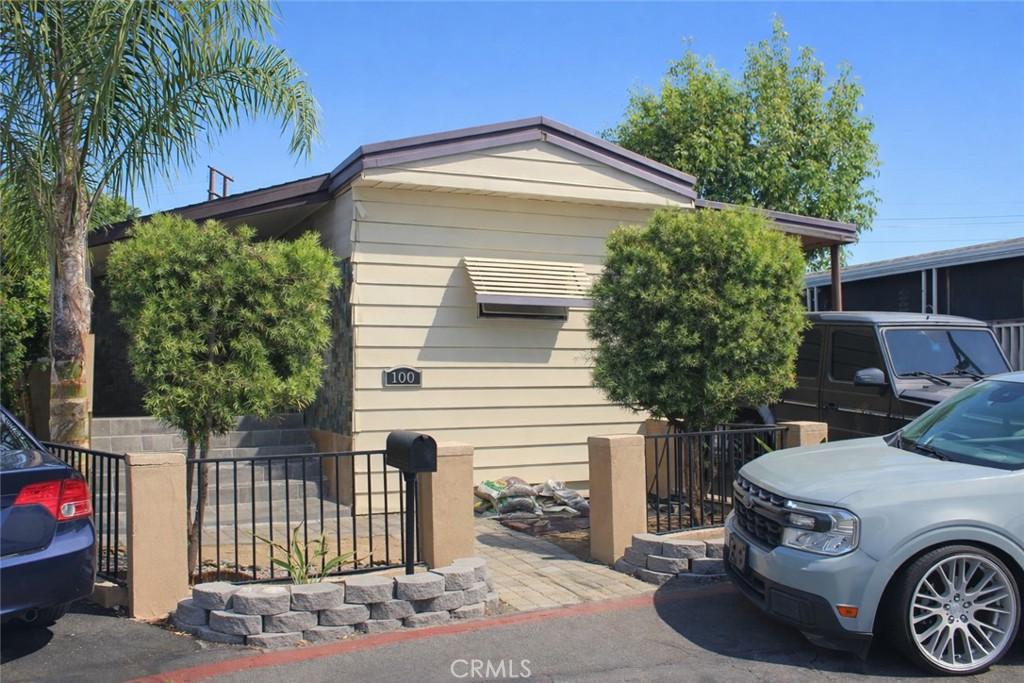 MLS #OC26070543 image #0