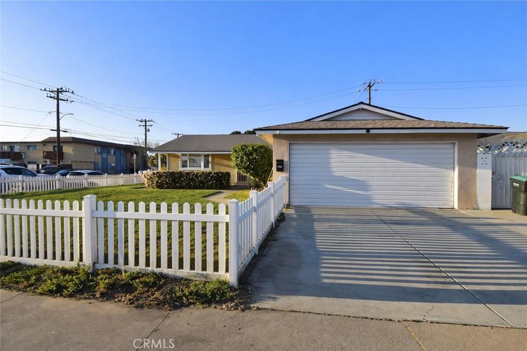 MLS #OC26070715 image #0