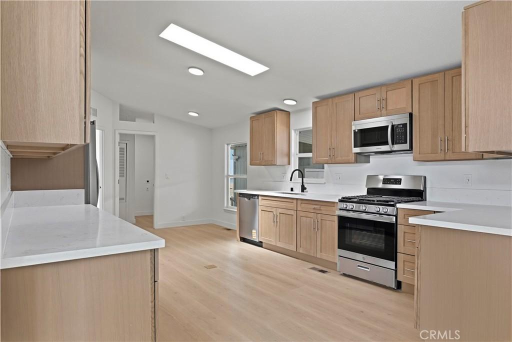 MLS #OC26071565 image #0