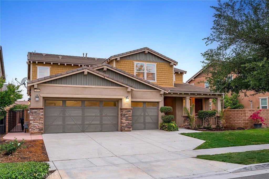 MLS #OC26073070 image #0