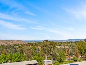MLS #OC26077170 image #0